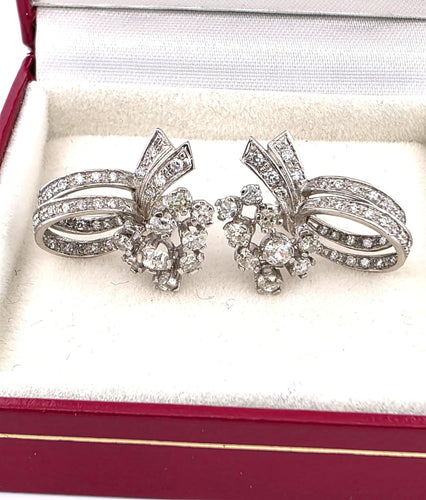 Boucles d'oreilles Superbes boucles d'oreilles en platine avec diamants 58 Facettes