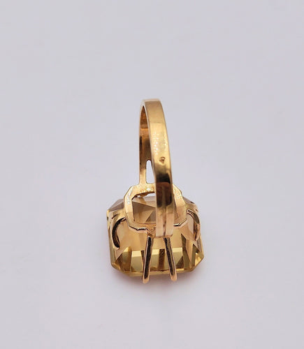 Bague 55 Bague de cocktail en or ornée d'une citrine 58 Facettes