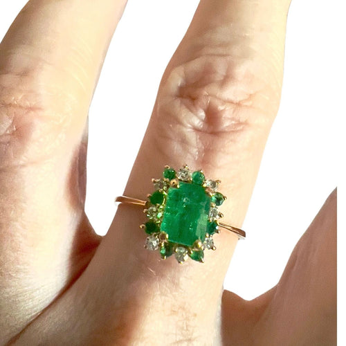 Bague 55 Bague design contemporain du XXe siècle en or jaune avec émeraude 58 Facettes Q377B