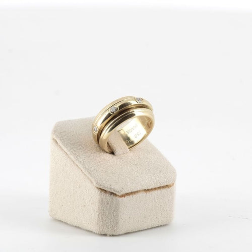 Bague 51 PIAGET - Bague Possession or jaune et diamants 58 Facettes 73179