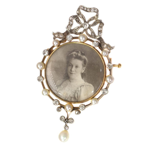 Broche Broche ancienne Belle Époque sertie de diamants et de perles 58 Facettes 20195-0157