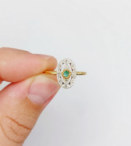 Bague 51.5 Bague marquise art déco or jaune, émeraude et petits diamants 58 Facettes A05530