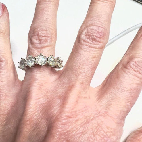 Bague 54 Bague bandeau moderne en or avec diamants 58 Facettes Q65B