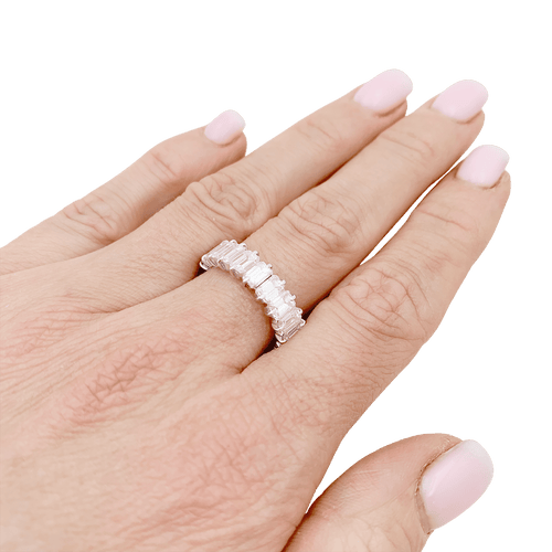 Bague 55 Alliance or blanc, diamants taille émeraude. 58 Facettes 34381