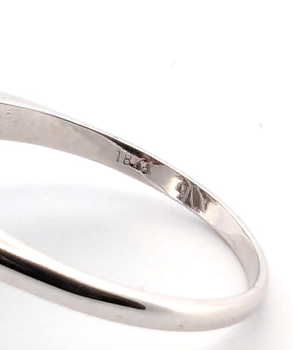 Bague 61 Bague en or blanc avec émeraude centrale et diamants environnants 58 Facettes
