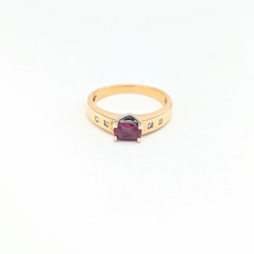Bague 53 Bague or jaune, rubis, diamants 58 Facettes 30596