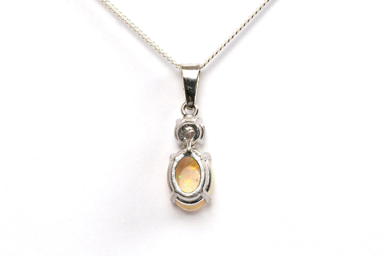 Pendentif Pendentif contemporain or blanc, opale et diamant 58 Facettes 21757
