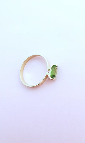 Bague 53.5 Bague Péridot en solitaire Or Jaune 18 K 58 Facettes AA 1667
