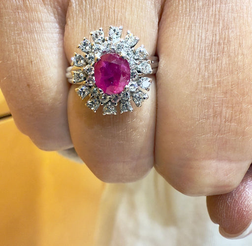 Bague 52 Bague en or blanc diamants et rubis 58 Facettes