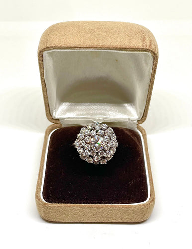 Bague 53 Bague cocktail or gris et 3 carats de diamants 58 Facettes
