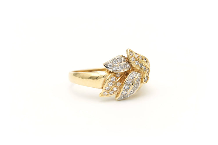Bague 56 Bague contemporaine en or jaune, or blanc, sertie de diamants (0.394ct) 58 Facettes B646