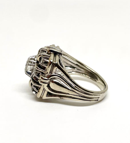 Bague 54 Bague marguerite or gris et diamant central 58 Facettes