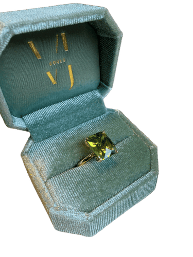 Bague 53 Vintage yellow gold and peridot ring 58 Facettes