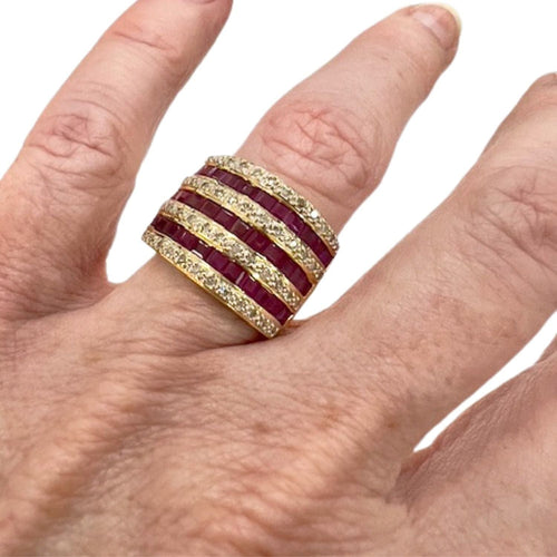 Bague SORTIJA DE DISEÑO CONTEMRPORÁNEO SIGLO XX de ORO 18 kts con DIAMANTES y RUBI 58 Facettes Q252B