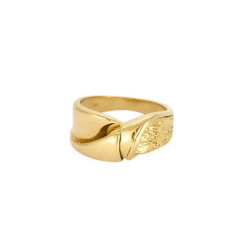 Bague en or jaune à motif de noeud stylisée