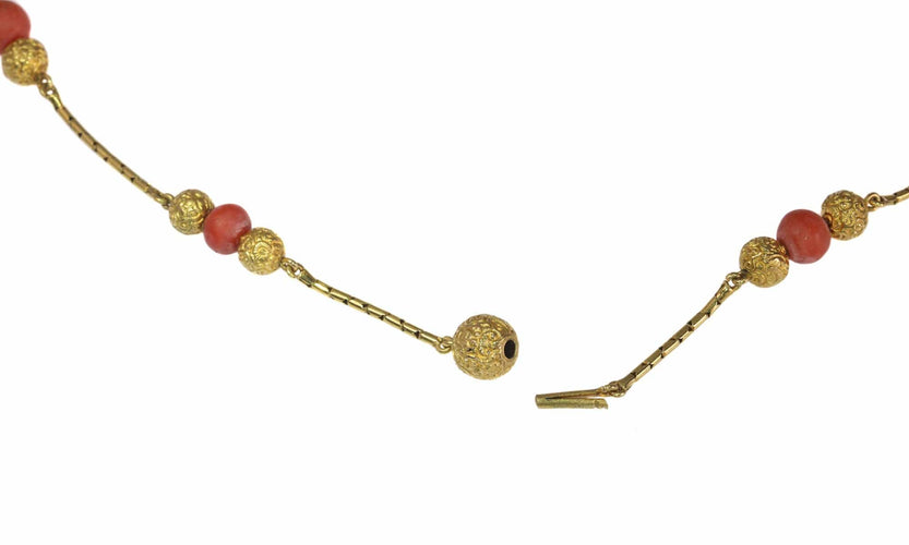 Montre Élégance antique : un chef-d'œuvre français en camée de corail 58 Facettes 20274-0182