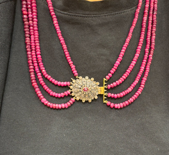 Collier Collier ancien 4 rangs perles de rubis 58 Facettes