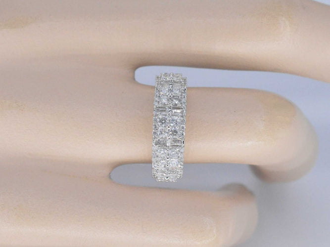 Bague 54 Bague en or blanc avec diamants 58 Facettes 2040