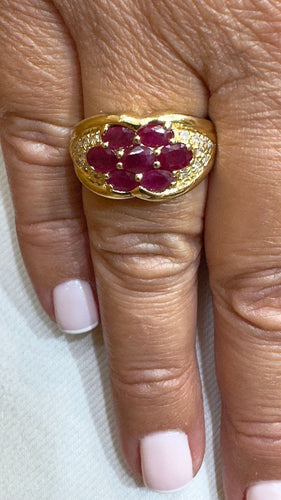 Bague 58 Bague vintage en or jaune , rubis et diamants 58 Facettes