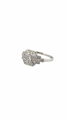 Bague 53 Bague style art déco en or blanc 18 carats et diamants 58 Facettes