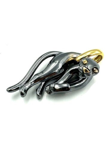 Pendentif CARTIER. Pendentif Panthère en or et silverium 58 Facettes