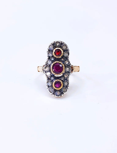 Bague 56 Bague marquise ancienne en or 18k, rubis et diamants taille rose 58 Facettes Marq.Rub.DV