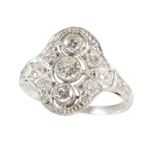 Bague 55 Géométrie en lumière : une bague Art déco en platine et diamant des années 1920 58 Facettes 25282-0064