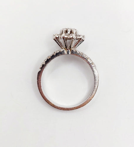 Bague marguerite vintage or blanc, 0,60 carat diamants serti illusion 58 Facettes A06236