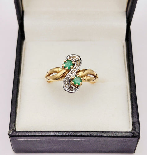 Bague 55.5 Bague Toi et Moi vintage en or jaune sertie d'émeraudes et de diamants 58 Facettes