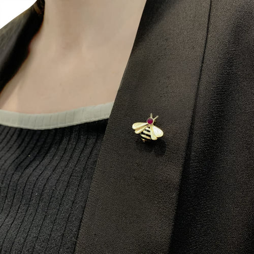 Pins Cartier, « Abeille », or jaune, émail et rubis. 58 Facettes 35357