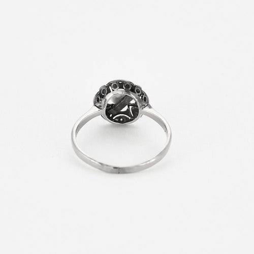 Bague 52 Fine bague de jeune fille en or blanc, perle et roses diamantées 58 Facettes FOU11502