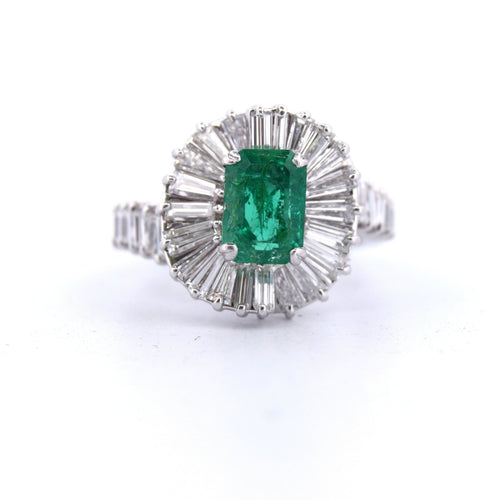 Bague 51 Bague en or blanc avec émeraude et diamants baguette 58 Facettes