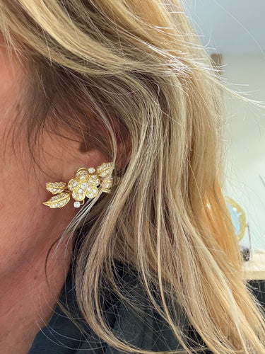 Boucles d'oreilles Boucheron - Boucles d’oreille « Fleur » Or jaune et Diamants 58 Facettes 3007/22