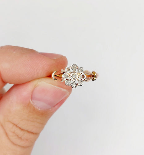 Bague 54 Ancienne bague marguerite or rose, diamants taille rose (circa 1900) 58 Facettes A05495