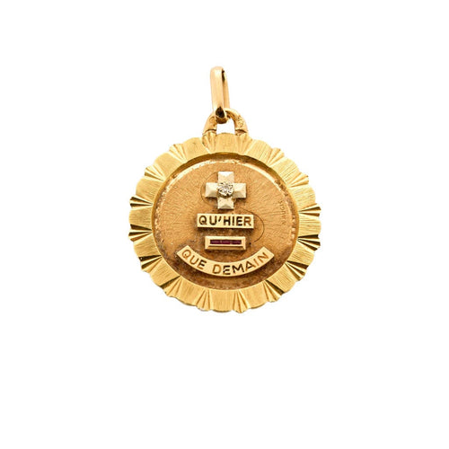 Pendentif AUGIS - Médaille d'Amour - or jaune, diamants et rubis de synthèses 58 Facettes MON0486