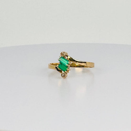 Bague Bague en or jaune avec tourmalines vertes, émeraudes taillées en facetté et diamants ronds 58 Facettes 2508012