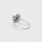 Bague 54 Bague en or gris et diamants 58 Facettes SOI3327