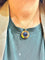 Boucles d'oreilles parure 4 pièces en or jaune 18 carats , saphirs et chrysobéryls bleus oeil de chat 58 Facettes