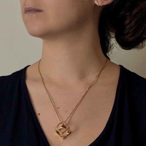 Pendentif DINH VAN - Le Pavé - Pendentif en or jaune 58 Facettes CHAL1207