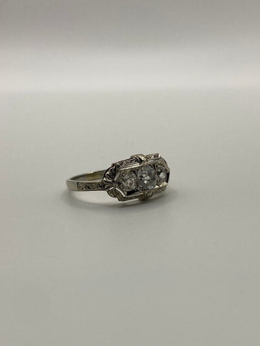 Bague 52 Bague ancienne Art Déco en platine et diamants 58 Facettes