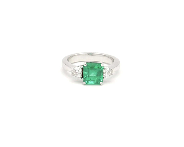 Bague Bague en or blanc avec émeraude colombienne de 2,10 carats et diamants 58 Facettes 14294