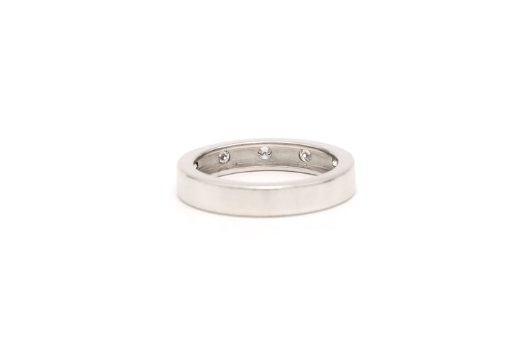 Bague contemporaine en or blanc 18 carats sertie de diamants "taille" brillant (+-0.25ct)