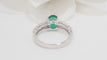 Bague 53 Bague en or blanc, émeraude et diamants 58 Facettes 32626