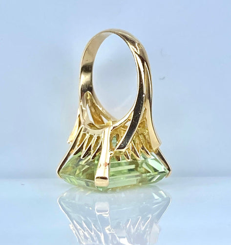 Bague en or jaune et béryl vert 20 carats
