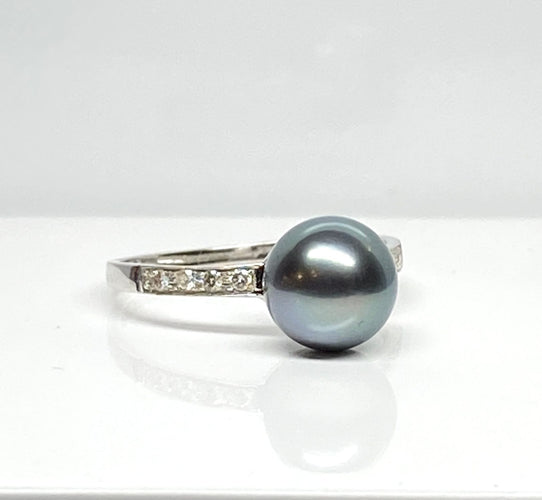 Bague 53 Bague en or blanc, perle de Tahiti et diamants 58 Facettes AB516