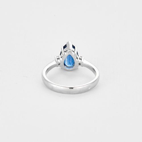 Bague 54 Solitaire or gris, saphir et diamants 58 Facettes 240628