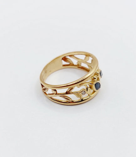 Bague 55 Bague bandeau art nouveau or 18k ornée de saphirs navette, de diamants et de décorations fleuries 58 Facettes A04687