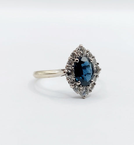 Bague 51 Bague marquise style art déco or blanc ornée d'un saphir naturel et de diamants taille brillants 58 Facettes A04625