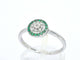 Bague 54 Bague en or blanc avec diamants et émeraudes 58 Facettes 2344