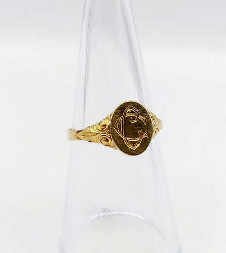 Bague chevalière Art Déco or jaune monogrammée CC (circa 1950) 58 Facettes A05980